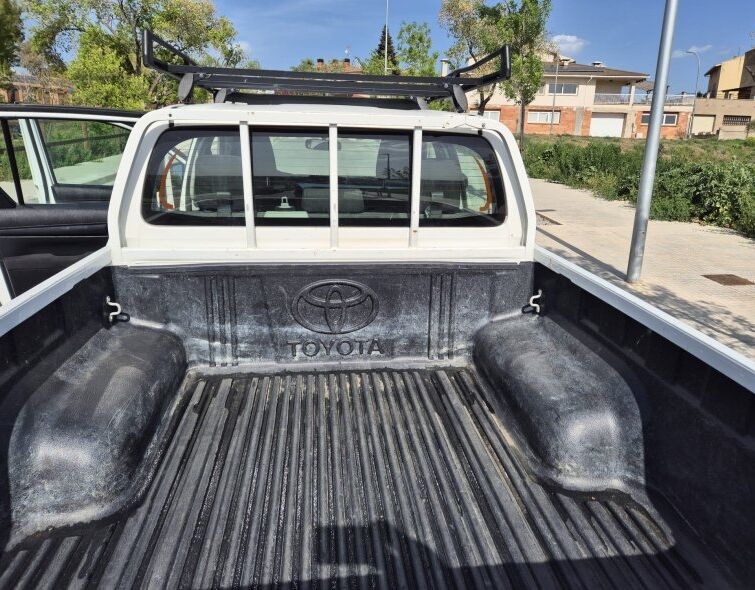 TOYOTA  HILUX 4x4 ***DOUBLE CAB***